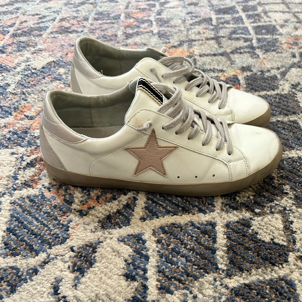 Size 11 women’s sneakers